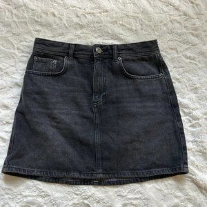 BDG Urban Outfitters - Black Denim Skirt - Size Medium - Pre-Owned